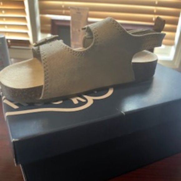 Step into Summer: Brand New OshKosh Toddler Sandals for Stylish Comfort!  SZ 11 - Picture 4 of 5